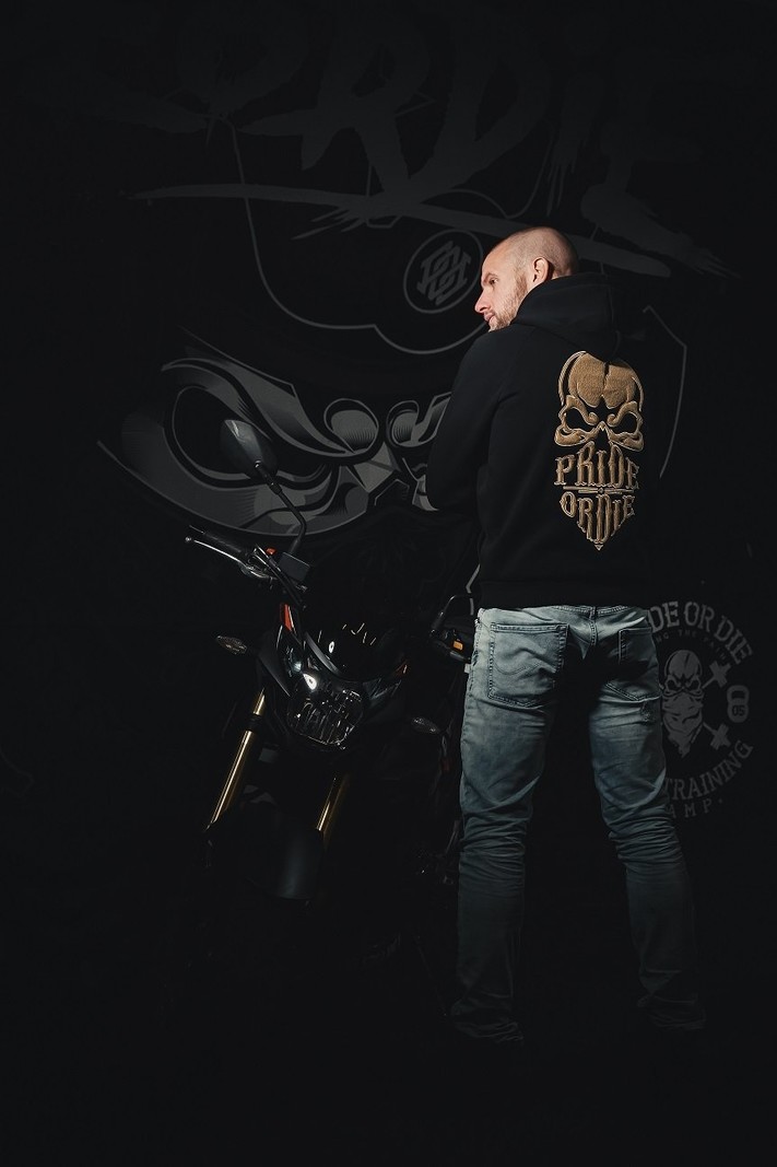 Pride or Die Pride or Die Hoody Sweater Reckless Zwart Goud