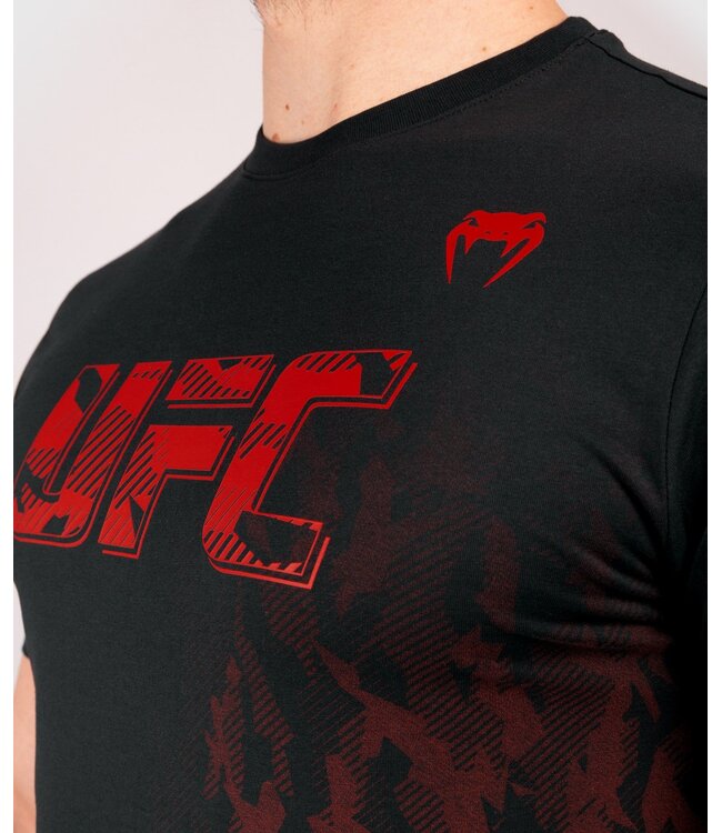 UFC Venum Authentic Fight Week S/S heren T-shirt Zwart Rood