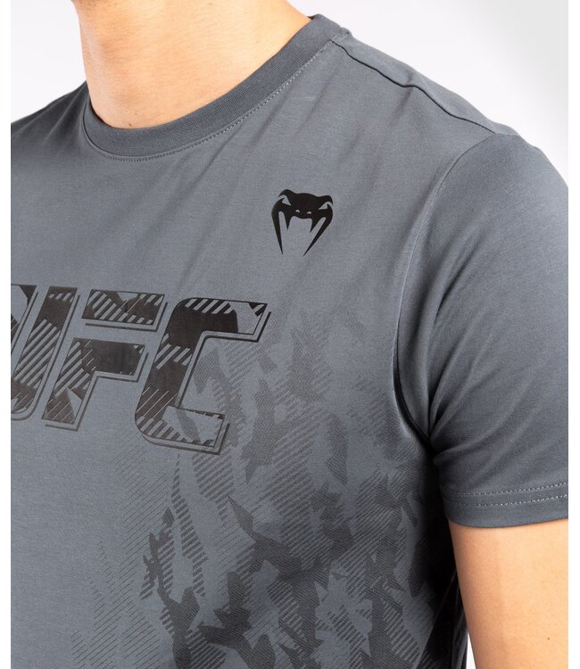 UFC Venum Authentic Fight Week Kurzarm T-Shirt Grau