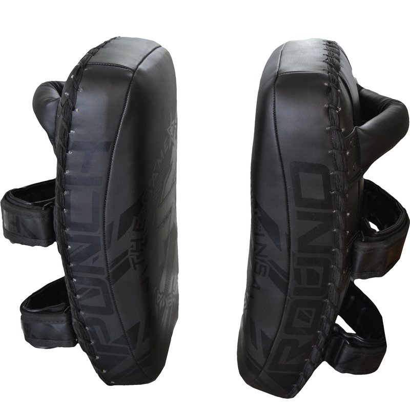 PunchR™  PunchR™ Train Insane Curved Thai Pads Arm Kick Pads NT Zwart op Zwart