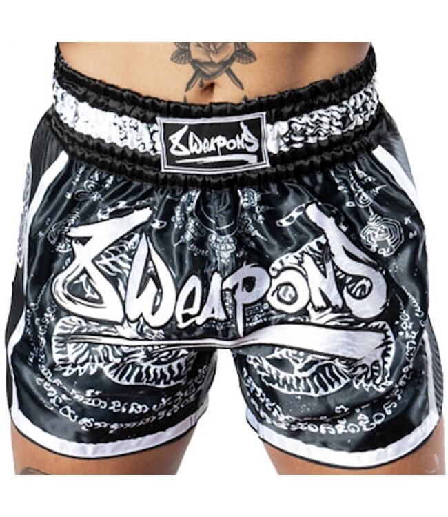 8 Weapons Muay Thai Short Carbon Sak Yant Tigers Schwarz