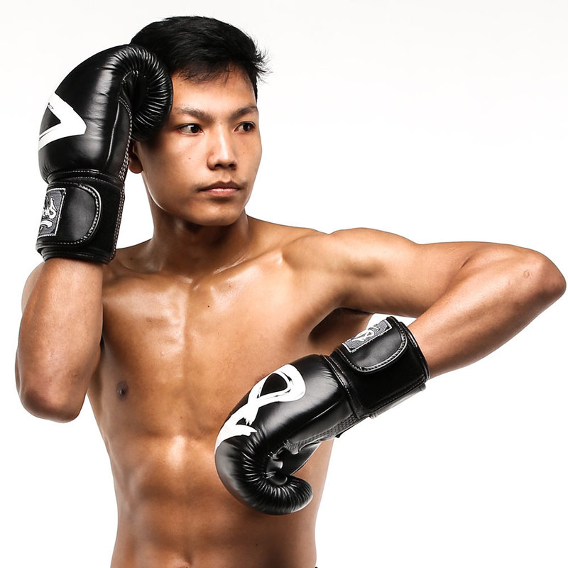 8 Weapons 8 WEAPONS Big 8 Premium Boxing Gloves Leather Black