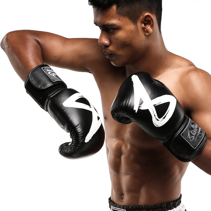 8 Weapons 8 WEAPONS Big 8 Premium Boxing Gloves Leather Black