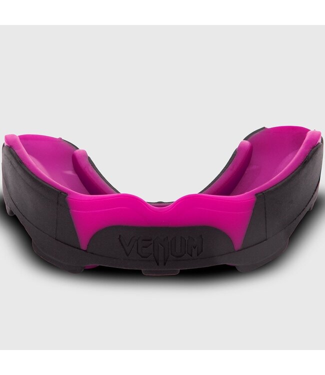 Venum Predator Mouth Guard – Mouthguard for Boxing, Kickboxing & MMA – Black Pink