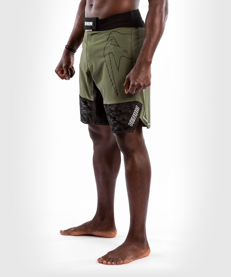 Venum Venum Light 4.0 Fightshorts Khaki Silver Venum Fightwear - Copy