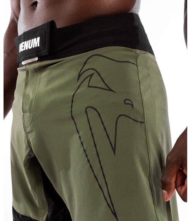 Venum Light 4.0 Fight Shorts Khaki Zilver Venum Fightwear