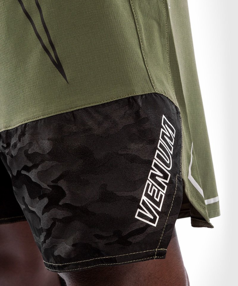 Venum Venum Light 4.0 Fight Shorts Khaki Zilver Venum Fightwear