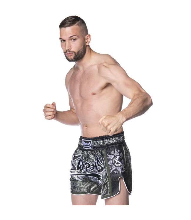 8 Weapons Muay Thai Short Carbon Yantra Olive Grün