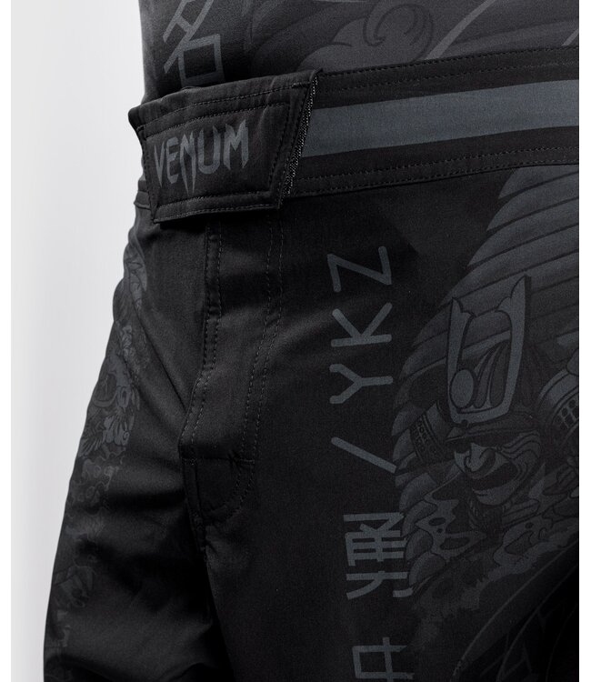 Venum YKZ21 Kampfshorts Schwarz Schwarz