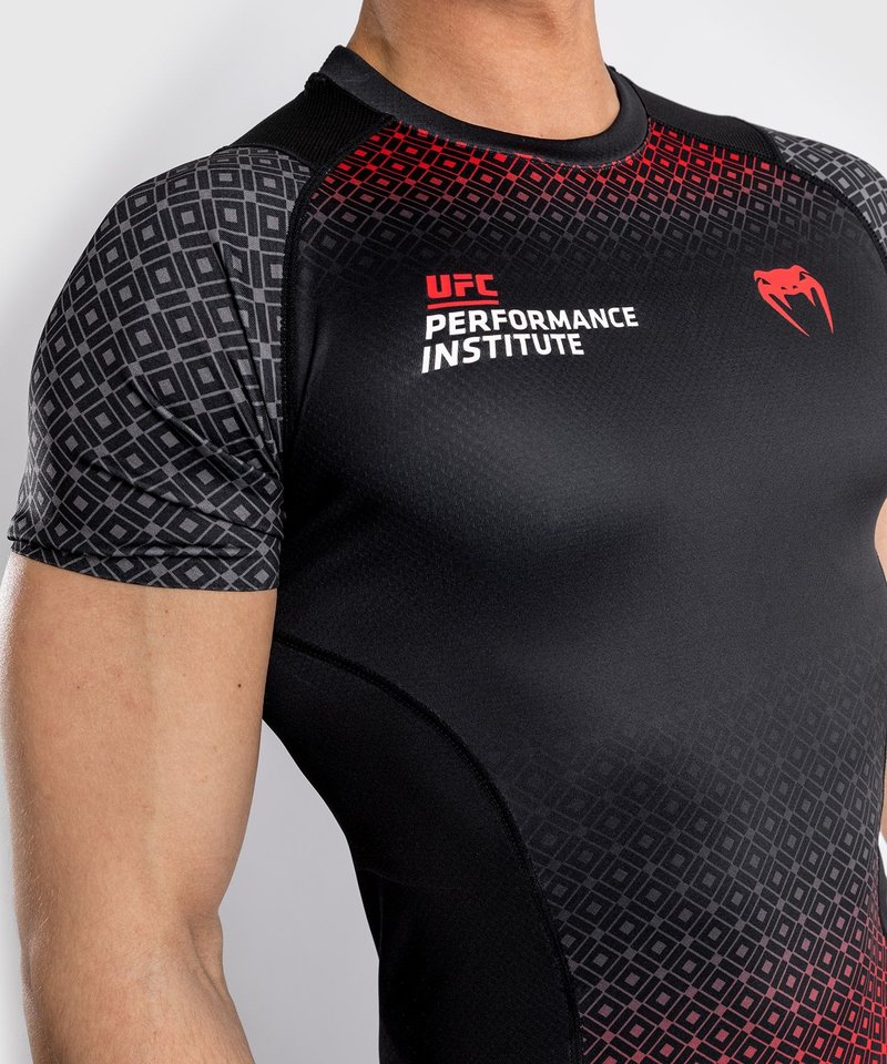 UFC | Venum UFC x VENUM Performance Institute S/S Rash Guard Zwart Rood