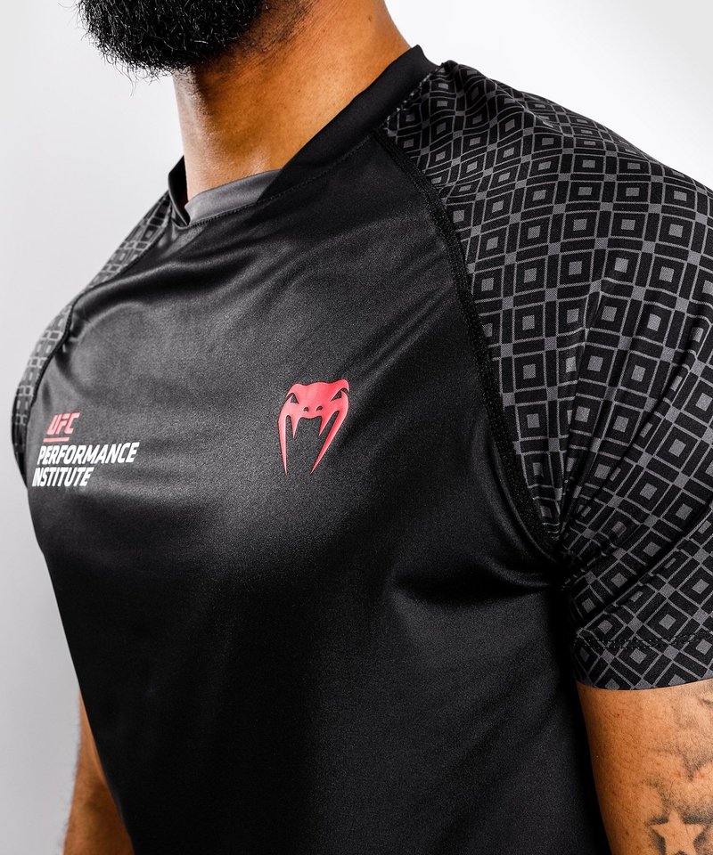 UFC | Venum Performance Institute Dry Tech T-Shirt Zwart Rood