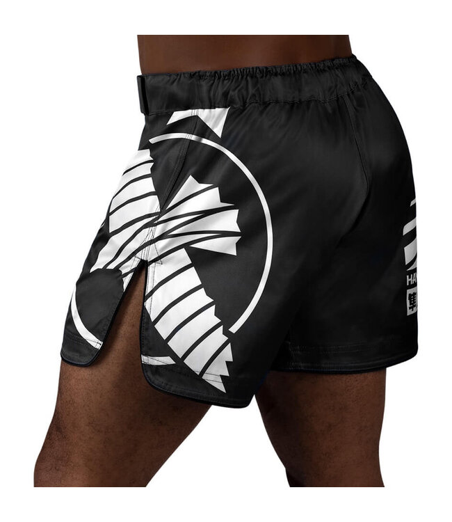 Hayabusa Icon Mittellange Kampfshorts Schwarz Weiß