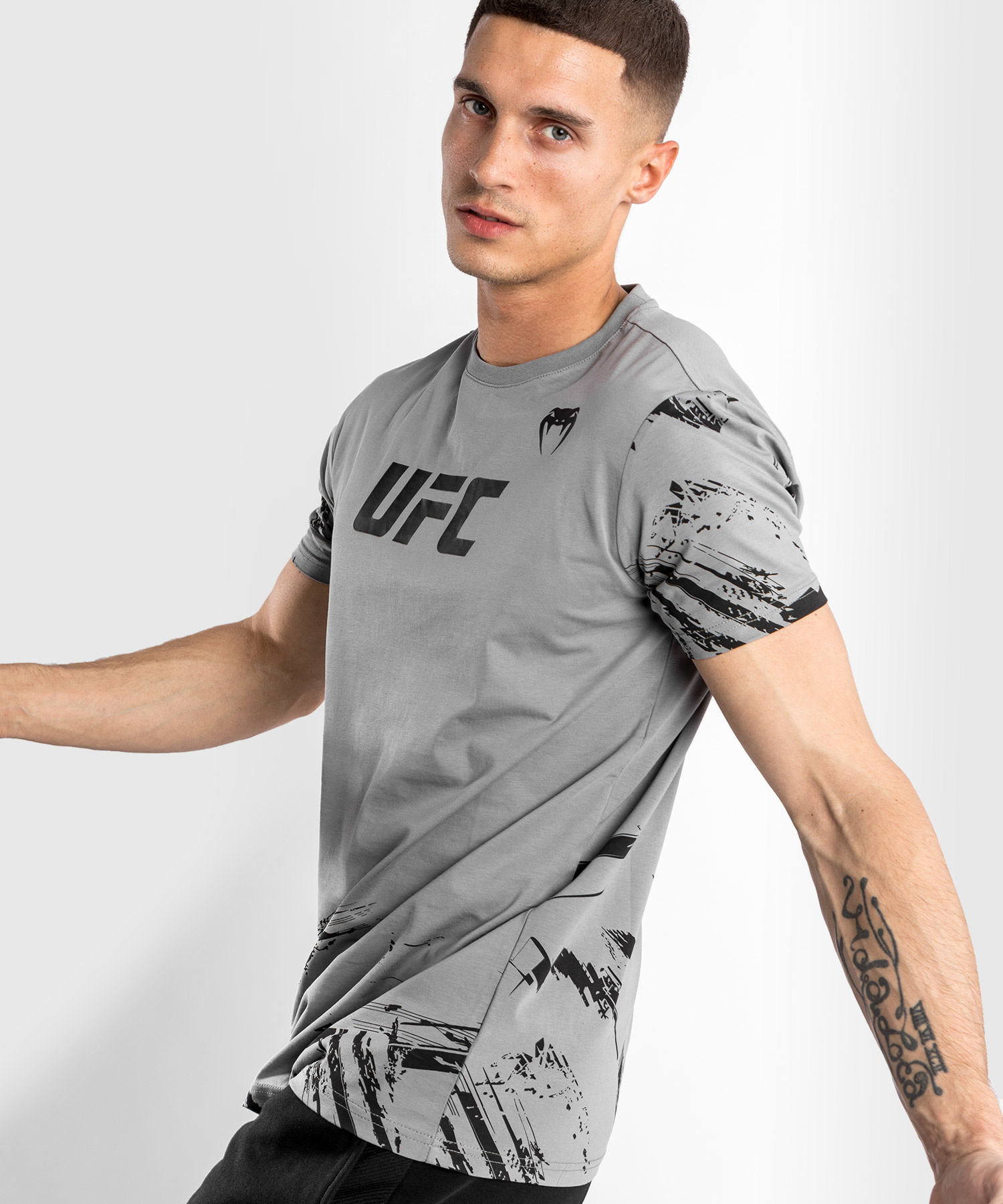Buy Reebok Men Black UFC FG Logo Mixed Martial Arts Pure Cotton T Shirt -  Tshirts for Men 7244732