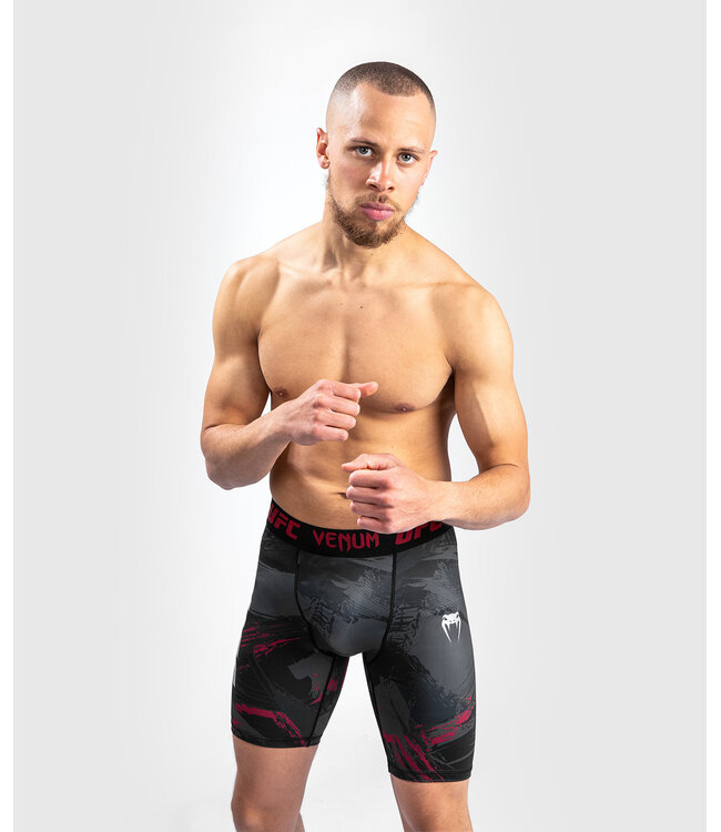 UFC Venum Authentic Fight Week Herren 2.0 Vale Tudo Short Schwarz Rot