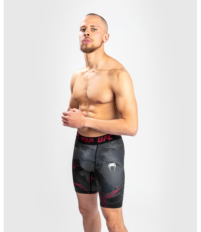 UFC Venum Authentic Fight Week Herren 2.0 Vale Tudo Short Schwarz Rot