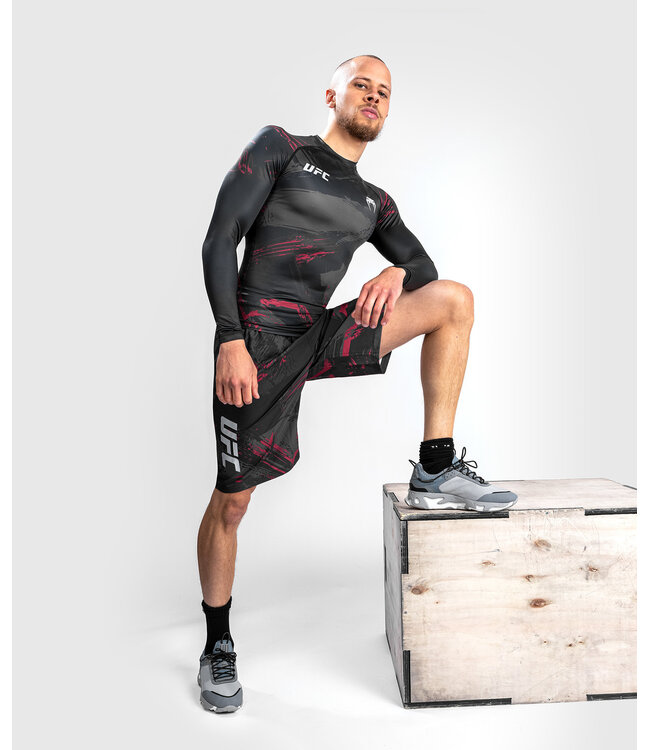 UFC Venum Authentic Fight Week 2.0 Performance L/S Rashguard Schwarz Rot