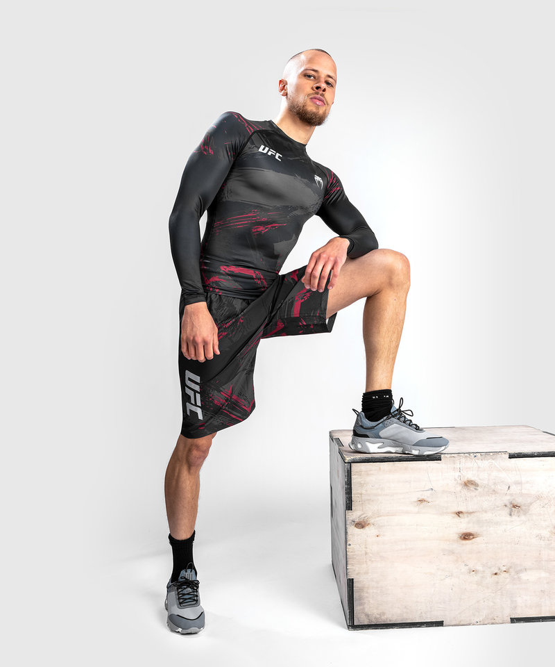 UFC UFC Venum Authentic Fight Week 2.0 Performance L/S Rashguard Schwarz Rot