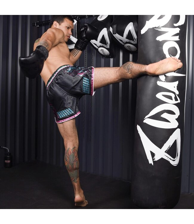 8 WEAPONS Muay Thai Shorts Samurai 2.0 Cyber Schwarz Grün