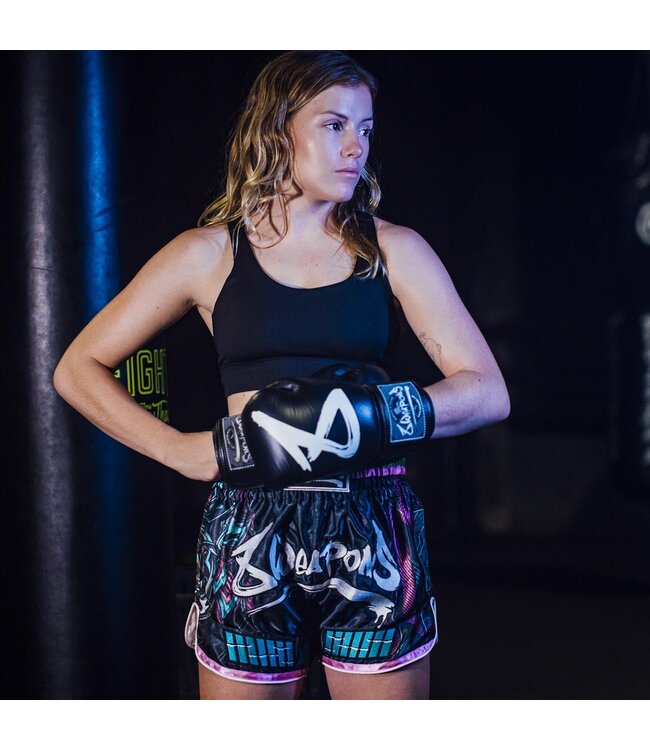 8 WEAPONS Muay Thai Shorts Samurai 2.0 Cyber Schwarz Grün