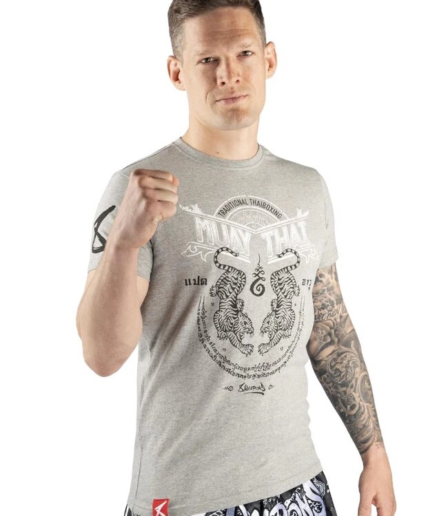 8 Weapons T-Shirt Sak Yant Tigers Grau Weiß