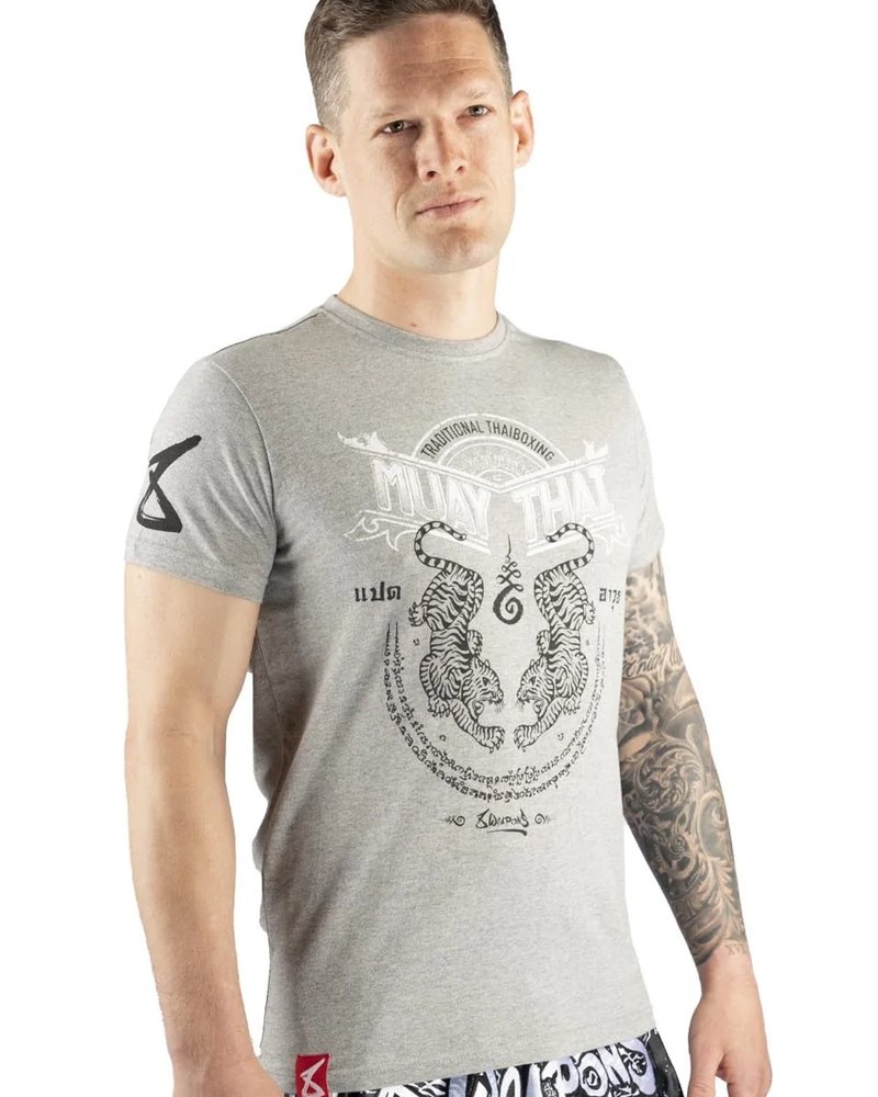 8 Weapons 8 Weapons T-Shirt Sak Yant Tigers Grau Weiß