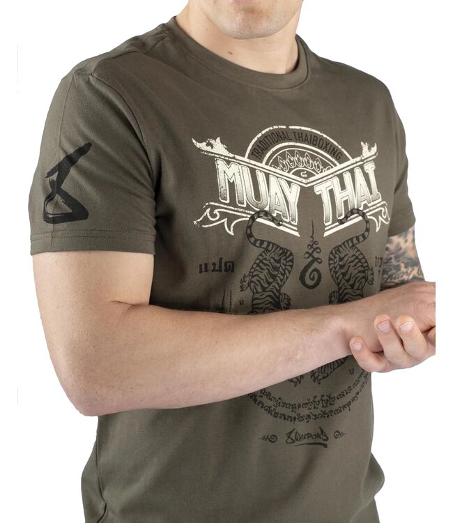 8 Weapons T-Shirt Sak Yant Tigers Olive Grün