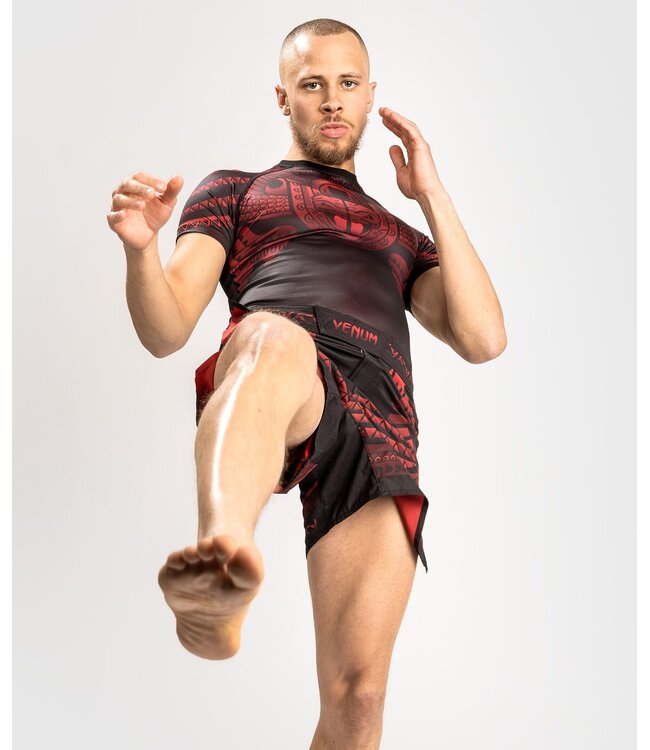 Venum NAKAHI Fight Short Zwart Rood