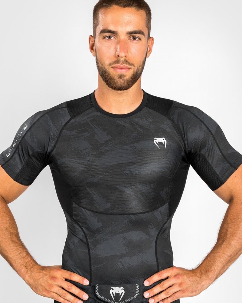 Venum Electron 3.0 Rash Guard Compression Shirt Black - FIGHTWEAR SHOP  EUROPE