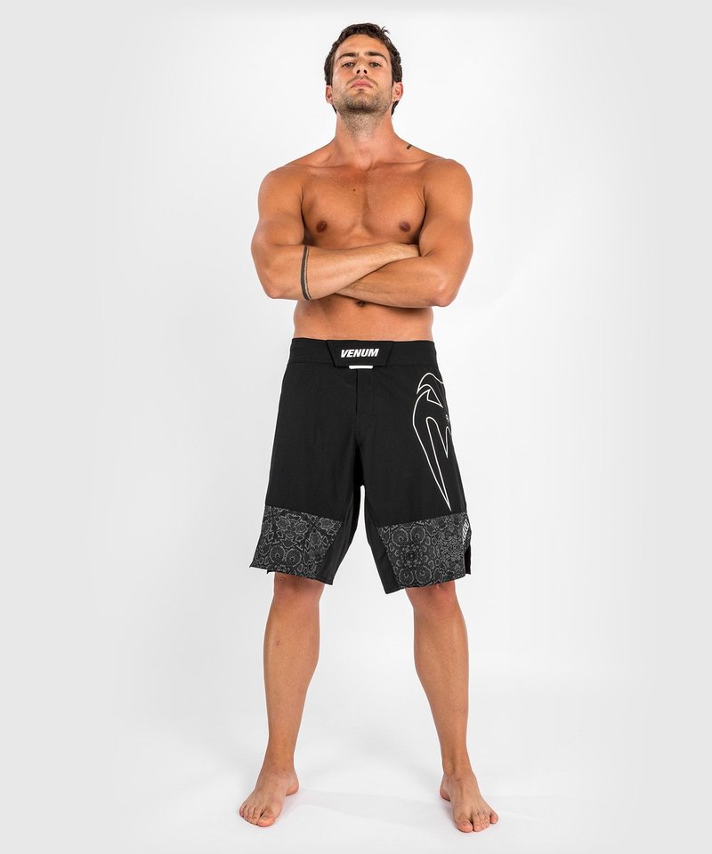 Venum Venum Fightshorts Light 4.0 Schwarz Weiß