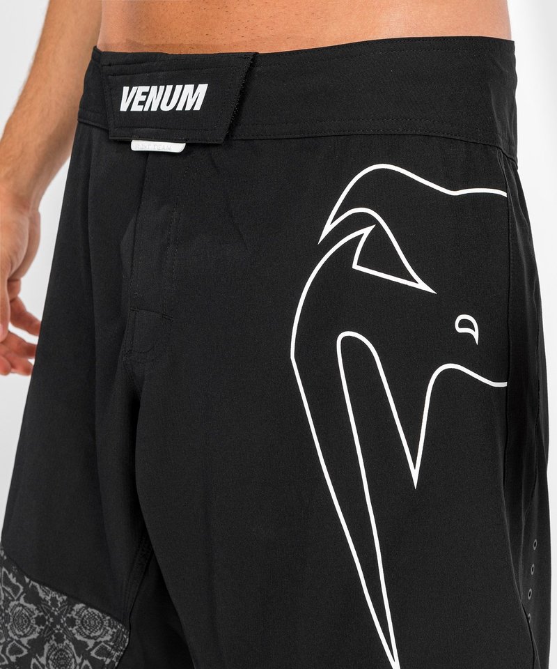 Venum Venum Fightshort Light 4.0 Zwart Wit