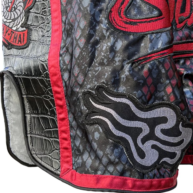 8 Weapons 8 WEAPONS Muay Thai Shorts Snake Red