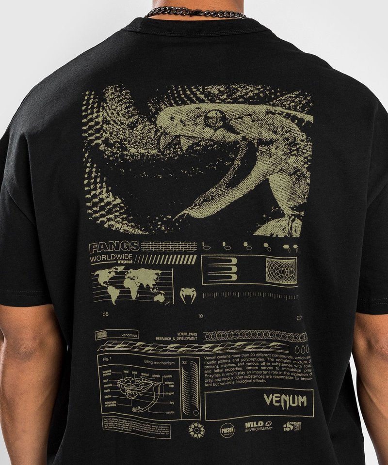 Venum Venum Fangs T-shirt Oversized Pasvorm Zwart