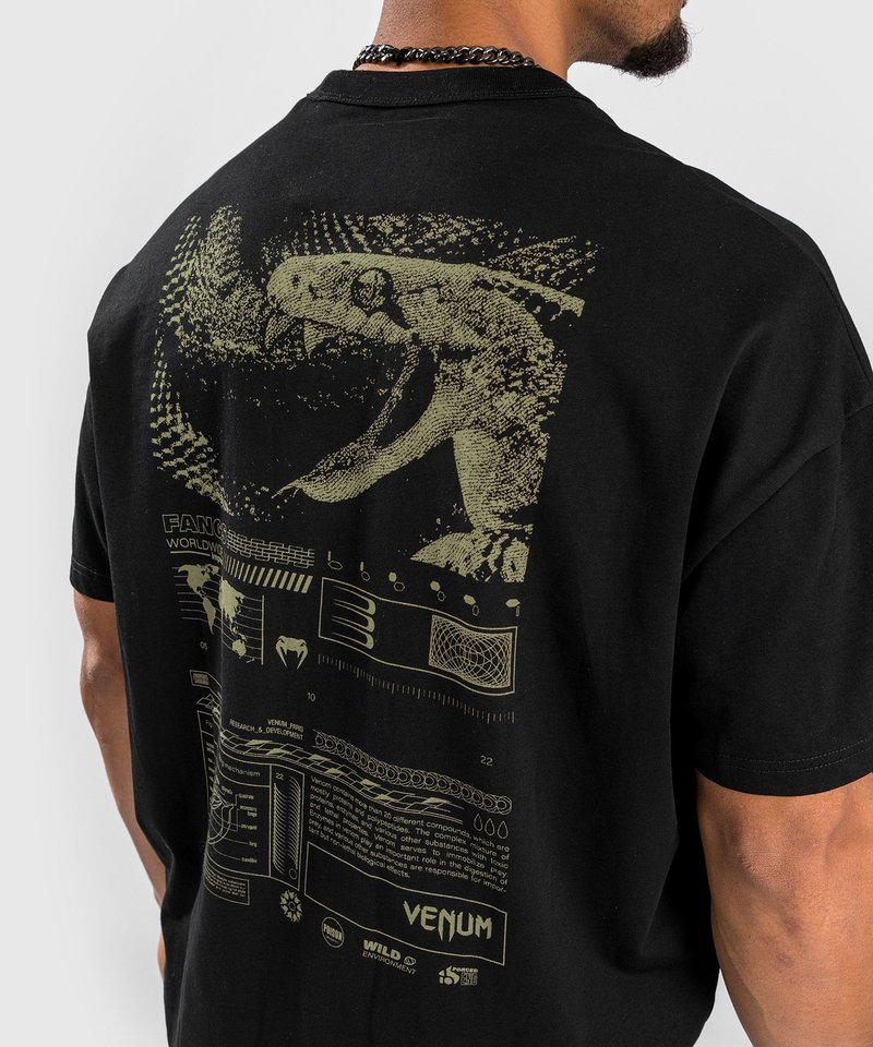 Venum Venum Fangs T-shirt Oversized Pasvorm Zwart