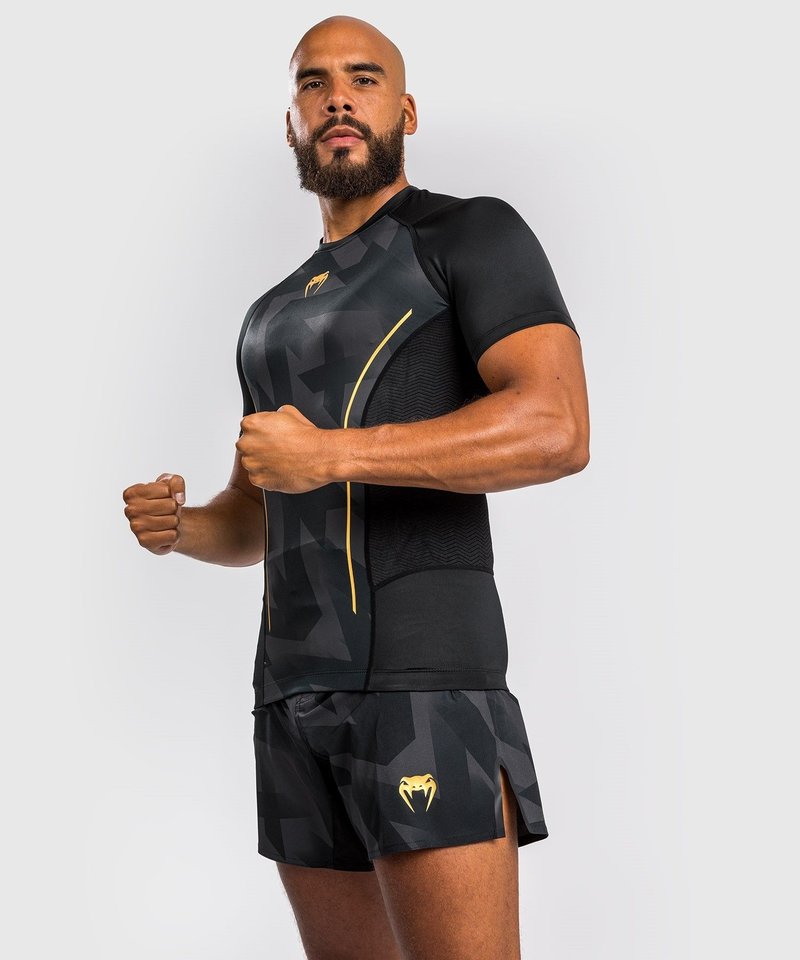 Venum Razor Rash Guard Short Sleeves Black Gold - FIGHTWEAR SHOP EUROPE