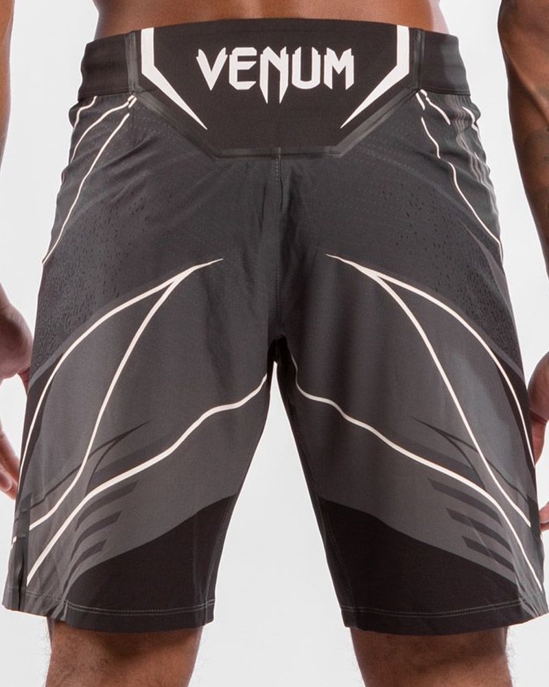 UFC | Venum UFC Venum Authentic Fight Night Herren Shorts Long Fit Schwarz