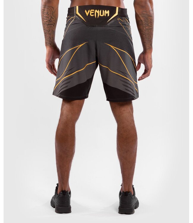 UFC Venum Authentic Fight Night Heren Short Long Fit Champion