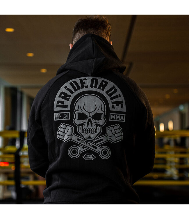 PRIDE or Die Hoodie Sweater Busted Knuckles Zwart