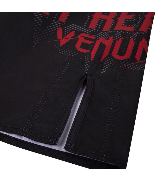 Venum Fightshorts Train Hard Hit Heavy Zwart Rood
