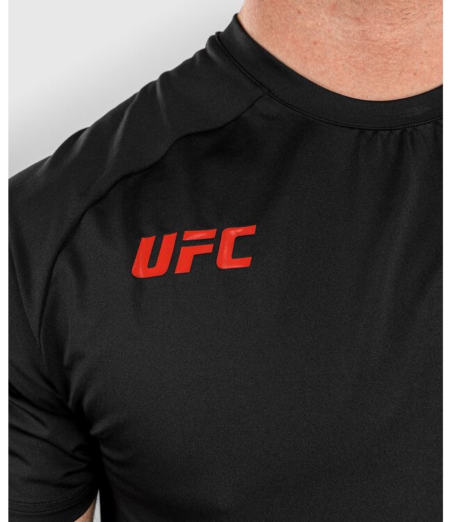 UFC UFC x Venum Adrenaline Fight Week Dry-tech T-shirt zwart