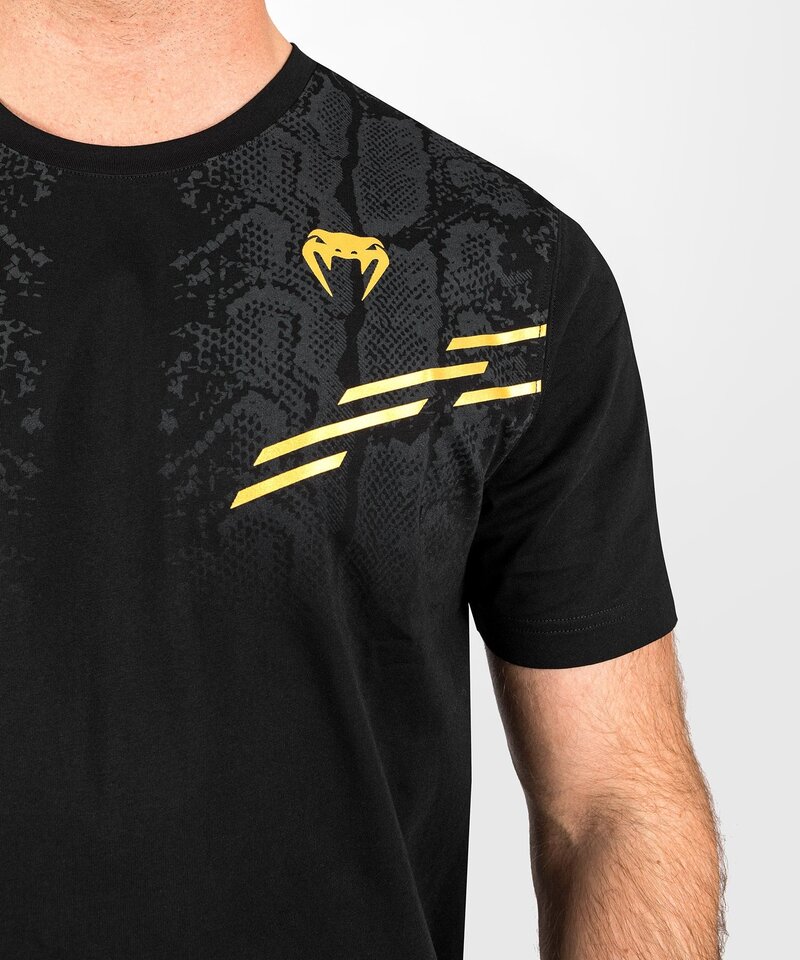 UFC venum champion Tシャツ UFC Fusion by Venum Men's Replica Short Sleeve T-Shirt