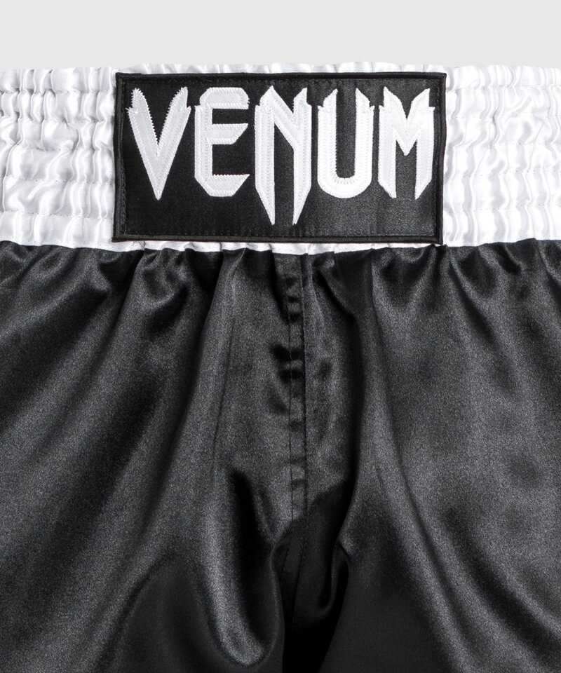 Venum Venum Classic Muay Thai Shorts Kickboxhose Weiß Schwarz