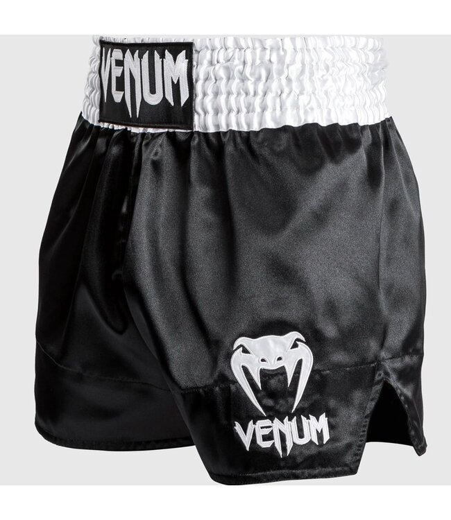 Venum Classic Muay Thai Shorts Kickboks Broekjes Wit Zwart