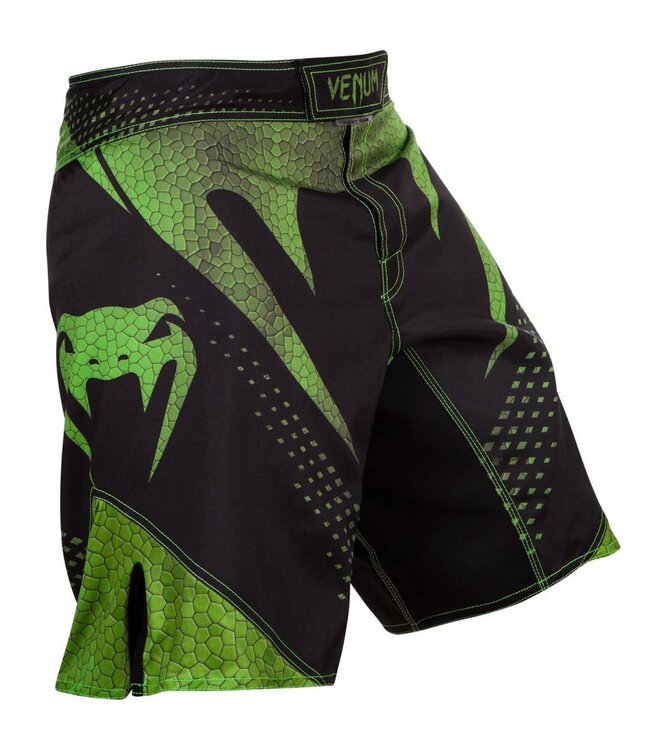 Venum Hurricane Fightshorts Amazonia Grün Venum MMA Kleidung