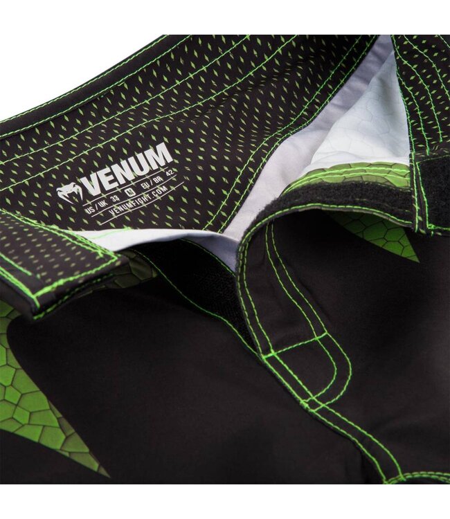 Venum Hurricane Fightshorts Amazonia Grün Venum MMA Kleidung