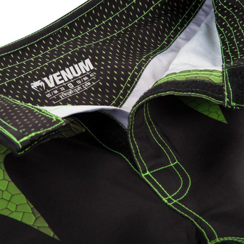 Venum Venum Hurricane Fightshorts Amazonia Green Venum MMA-kleding