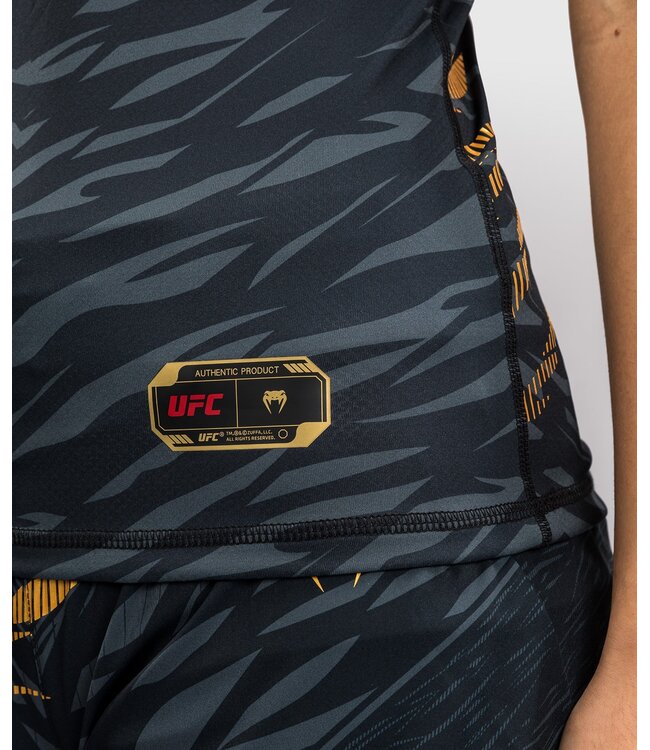 UFC Fusion x Venum figurbetontes Tanktop mit BH für Damen, Champion