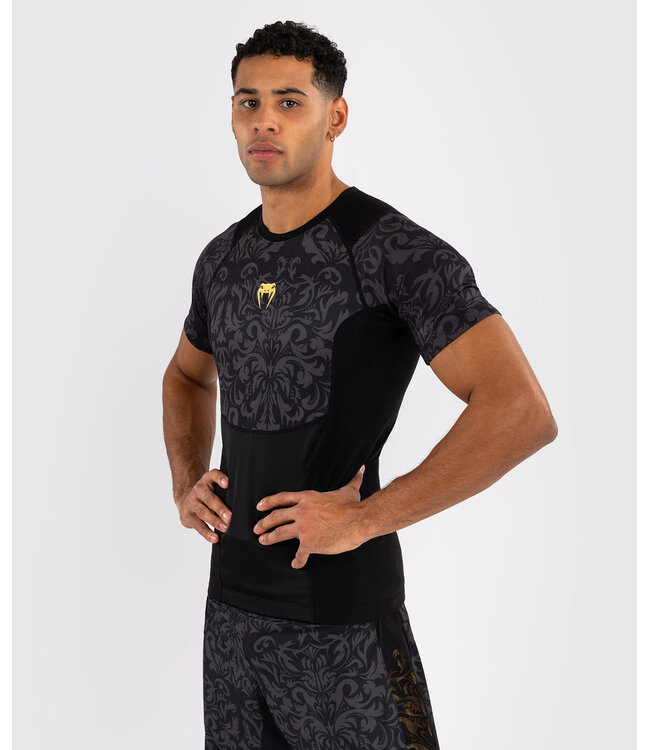 Venum Venum x Ilia Topuria Unmatched Rashguard Schwarz Gold