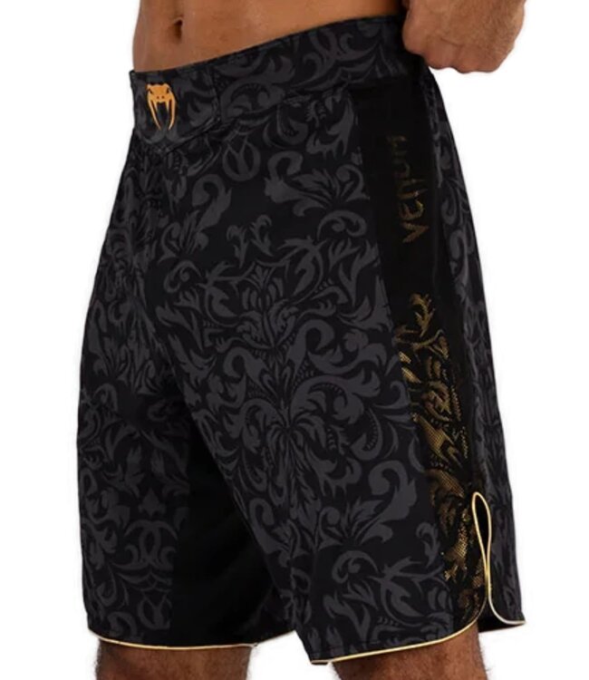 Venum x Ilia Topuria Unmatched Kampfshorts Schwarz Gold
