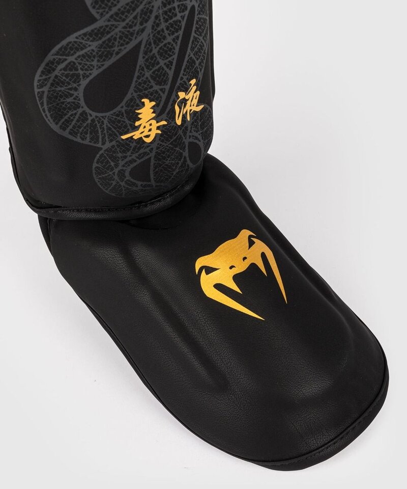 Venum Venum Serpenti Shin Guards Black Silver Gold