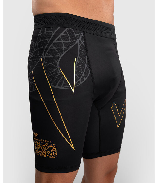 Venum Serpenti Vale Tudo Shorts Zwart Zilver Goud